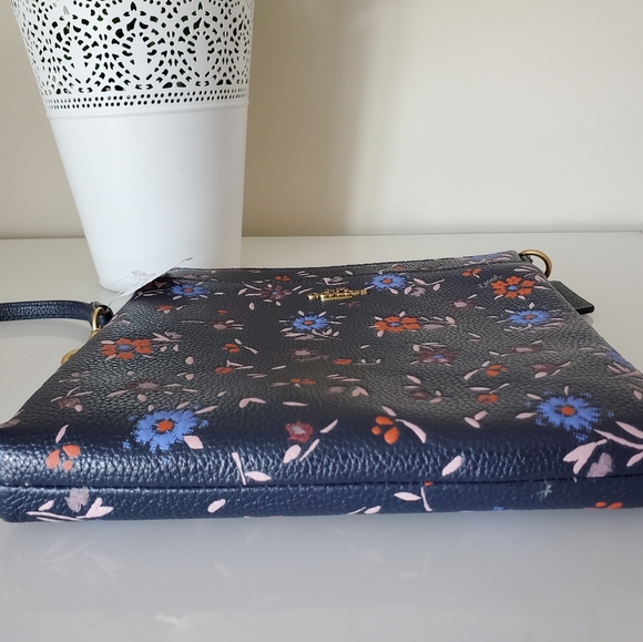 Coach Kitt Messenger Crossbody with Wildflower - Picture 3 of 10